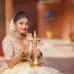 Sheela Rajkumar Instagram – 🌸🌸🌸
.
.
.
.
.
.
Mentions:
Outfit: @unikpondicherry 
Designer: @kayalkumaran
Jewelry :@chennai_jazz
Pic: @rootzstudios
MuA: @honeylang_makeup_artist
Location: Unik Stay – Saffron

#sheelarajkumar #happyonam23 #collabshoot #besmile😊 #rootzstudios #unikpondicherry #lovemyself #lookbook Pondicherry – பாண்டிச்சேரி