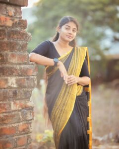 Sheela Rajkumar Instagram - Silence & Smile 
*
*
*
*
*
*
📷:@rootzstudios 
Pro:@a._john_pro 
👗:@meeshoapp 
👂:@giva.co 

#sheela #picsoftheday #rootzstudios #besmile #lovemyself #happysoul❤️ #naturephotography #lookbook #trending