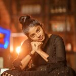 Sheela Rajkumar Instagram – “Catch me if u can.”😉😊
.
.
.
.
.
.
📷:@rootzstudios 
Pro:@a._john_pro 
🍸:@shoutbarandcafe 

#Sheela #naturephotography #rootzstudios #lookbook #happysoul❤️ #lovemyself❤ #blocklove😍 #Picsoftheday