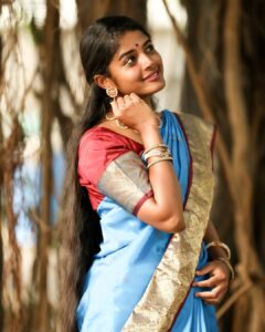 Sheela Rajkumar Instagram - Just blue saree vibes 🤩
.
.
.
.
.
📸:@sureshsuguphotography 
Pro: @a._john_pro

#sheela #picsoftheday #photoshoot #naturehealsthesoul #naturelover #staystrong #nevergiveup💪 #donthurtanyone #happysoul❤️ #lovemyself #sareelove #lookbook