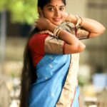 Sheela Rajkumar Instagram - Just blue saree vibes 🤩 . . . . . 📸:@sureshsuguphotography Pro: @a._john_pro #sheela #picsoftheday #photoshoot #naturehealsthesoul #naturelover #staystrong #nevergiveup💪 #donthurtanyone #happysoul❤️ #lovemyself #sareelove #lookbook