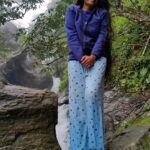 Sheela Rajkumar Instagram - Nature never changes 😍 . . . . . . 🎥:@ajith_aacharya #sheelarajkumar #shootingdays📸 #waterfalls #wagamon #besmile😊 #donthurtanyone #lovemyself❤ #nevergiveup💪 #instagramfamily♥️♥️♥️ #instagramreels❤️🌸 #goodvibesonly #staystrong #naturehealsthesoul #naturelover #happysoul❤️ #hillstation #feelgood Vagamon- The Scotland of Asia
