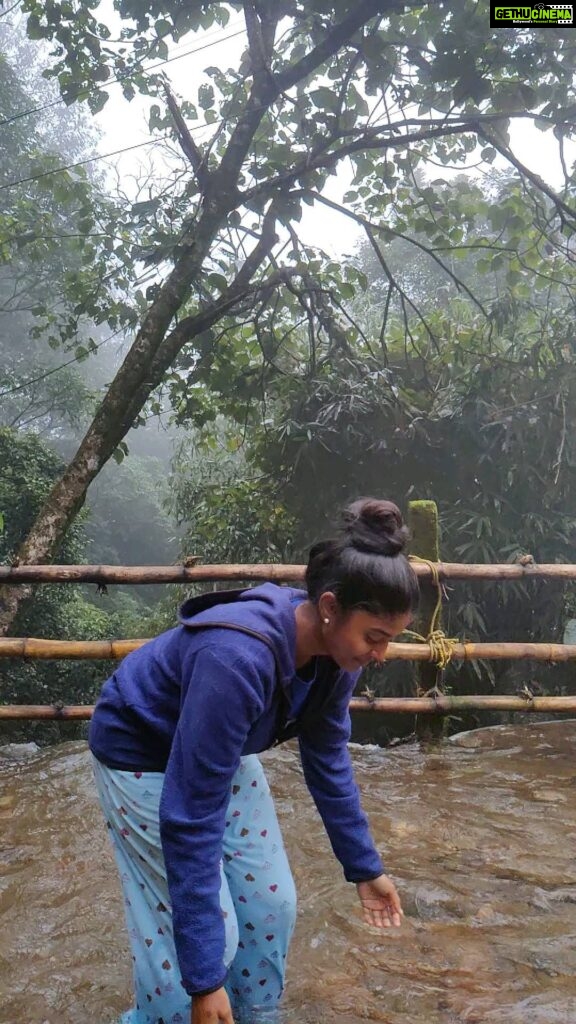 Sheela Rajkumar Instagram - Act as if😍🥰 . . . . . 🎥: @ajith_aacharya #sheelarajkumar #shootingdays📸 #wagamon #waterfalls #donthurtanyone #besmile😊 #alliswell #goodvibesonly #staystrong #lovemyself❤ #lookbook #instagramfamily♥️♥️♥️ #instagramreels❤️🌸 #naturehealsthesoul #happysoul❤️ Vagamon- The Scotland of Asia