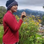 Sheela Rajkumar Instagram – Smiley face 😍
.
.
.
.
.
.
#sheela #naturehealseverything #besmile😊 #lovemyself #happysoul❤️ #kodaikanal #goodvibes