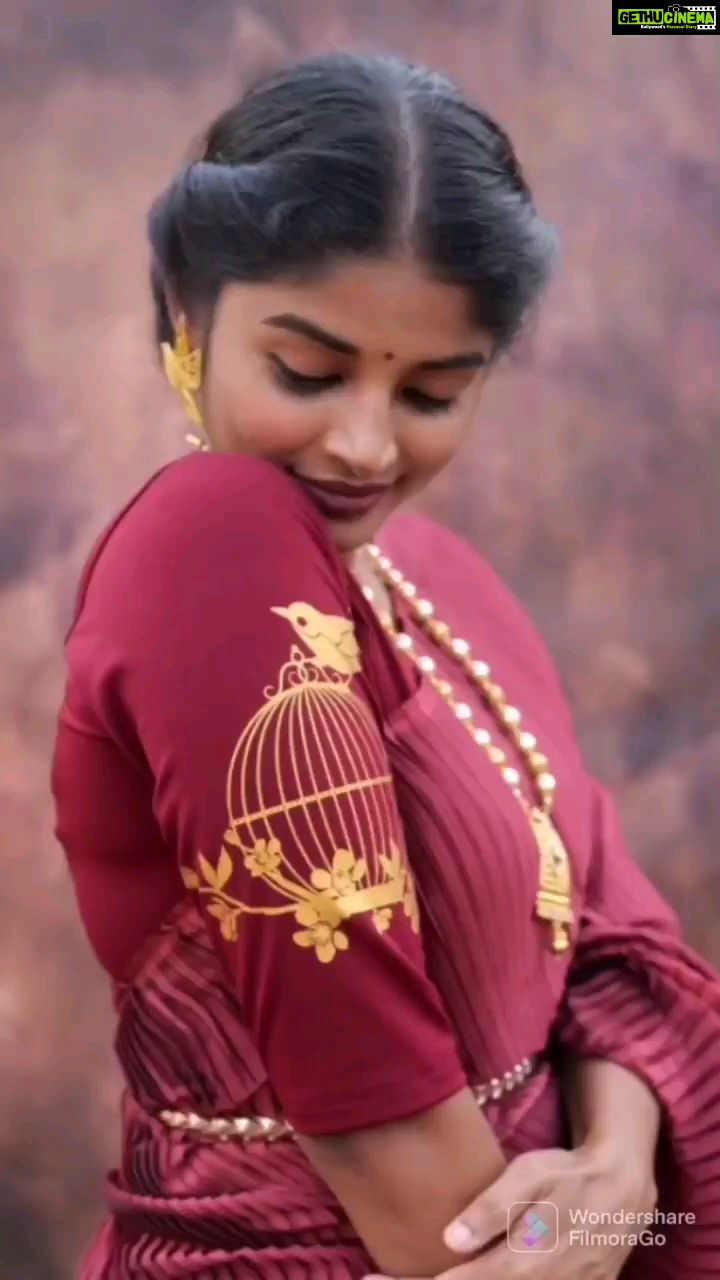 Sheela Rajkumar Instagram - Let's 🕊️ away . . . . . 📸:@hornbillstudios @karthikrajagopaal @g_vigneshwaran_ 👗:@archana_aarthi & @artmode_in 👚:@ahanaha.in Associate:@vinoth_benny Assistant stylist:@jeffrey_chris_23