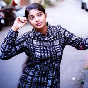 Sheela Rajkumar Instagram - Better in black
.
.
.
.
.
.
Pc:@sureshsuguphotography 

#sheela #actress #picsoftheday #naturephotography #lookbook #bestill #donthurtanyone✌ #besmile #sowhat #whatnext #dofollowthispage❤️ #happylife #blacklove #staystrong