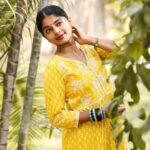Sheela Rajkumar Instagram – Sunshine 🌅
.
.
.
.
.
📸:@sureshsuguphotography 

#sheela #picsoftheday #itsokaynottobeokay #besmile😊 #growthroughlife🌱 #staystrong #donthurtanyone #fridayvibes #summervibes #yellowdress #instagram #alliswell