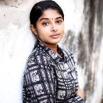 Sheela Rajkumar Instagram - Better in black . . . . . . Pc:@sureshsuguphotography #sheela #actress #picsoftheday #naturephotography #lookbook #bestill #donthurtanyone✌ #besmile #sowhat #whatnext #dofollowthispage❤️ #happylife #blacklove #staystrong