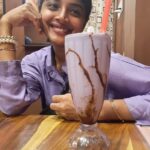 Sheela Rajkumar Instagram – 😍❤️✌️
.
.
.
.
.
🎥: @prem_sabarish ✌️
Pro: @a._john_pro 

#sheela #instagramreels #trending #besmile #lovequotes #happysoul❤️ #natureheals #lovemyself #waiting HappyPlace❤