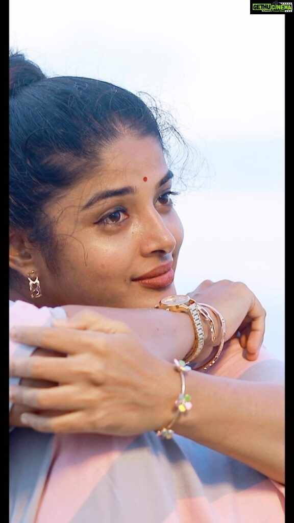 Sheela Rajkumar Instagram - Eternity of love ❤️ * * * * * 📸: @madhu_india_photography 🎥: @stories_by_.arun Pro: @a._john_pro #sheela #naturephotography #instagramreels #besmile😊 Pondicherry - பாண்டிச்சேரி