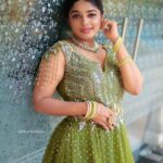 Sheela Rajkumar Instagram – Feeling grand in green .
.
.
.
.
.
.
Costume : @envyra_fashion_designer 
Mua & hairstyle: @udhaya_makeup_world 
Jewellery : @m.a.bridal_jewellery 
Location : @poppysolivedevillapondicherry 
Photography : @nilavan_photography 
Pro:@a._john_pro

#sheelarajkumar #collabshoot #photography #lovemyself #besmile😊 #goodvibes #greenheals💚🌱🍀 #lookbook Pondicherry – பாண்டிச்சேரி