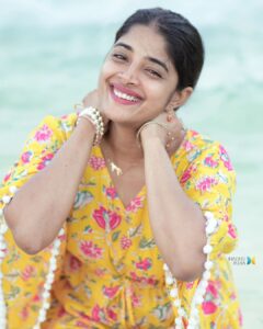 Sheela Rajkumar Instagram - Seas the day 😍
.
.
.
.
.
.
📷:@madhu_india_photography 
Pro:@a._john_pro 

#sheela #besmile😊 #beachphotography #happysoul❤️ #lookbook #lovemyself #trending #naturehealseverything #sundayvibes✨