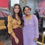 Sheela Rajkumar Instagram – With the gorgeous @sheela14_official 🦋

#vanakkamthamizha #noodles #suntv #movie #tamil