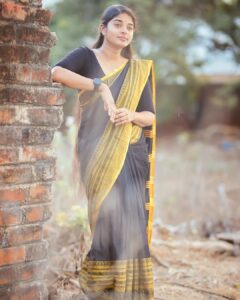 Sheela Rajkumar Instagram - Silence & Smile 
*
*
*
*
*
*
📷:@rootzstudios 
Pro:@a._john_pro 
👗:@meeshoapp 
👂:@giva.co 

#sheela #picsoftheday #rootzstudios #besmile #lovemyself #happysoul❤️ #naturephotography #lookbook #trending