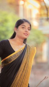 Sheela Rajkumar Instagram - புத்தாண்டு வாழ்த்துகள் 😇😍 * * * * * 🎥:@rootzstudios Pro:@a._john_pro 👗:@meeshoapp 👂:@giva.co #sheela #புத்தாண்டுவாழ்த்துகள் #2023 #instagramreels❤️🌸 #besmile😊 #lovemyself #explorepage✨ #naturelover #happysoul❤️ #goodvibes #stayhealthy Chennai ECR OMR