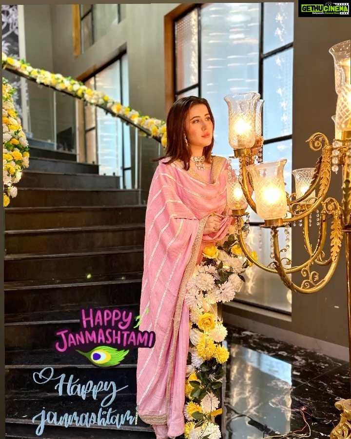 Sheena Bajaj Instagram - Happy Janmashtami ♥️💕to my Insta family ♥️