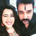 Sheena Bajaj Instagram - Kya Dhanraaj hi asli jagga daaku hai 😂 Kya roohi hi asli dolly hai😂 Kya Sheena bach payegi is khoonkhar ke taap se😂 Jaanne ke liye dekhiye vanshaj ka agla episode apne padosiyon ke tv pe 😂😂😂 Umargam, Gujarat, India