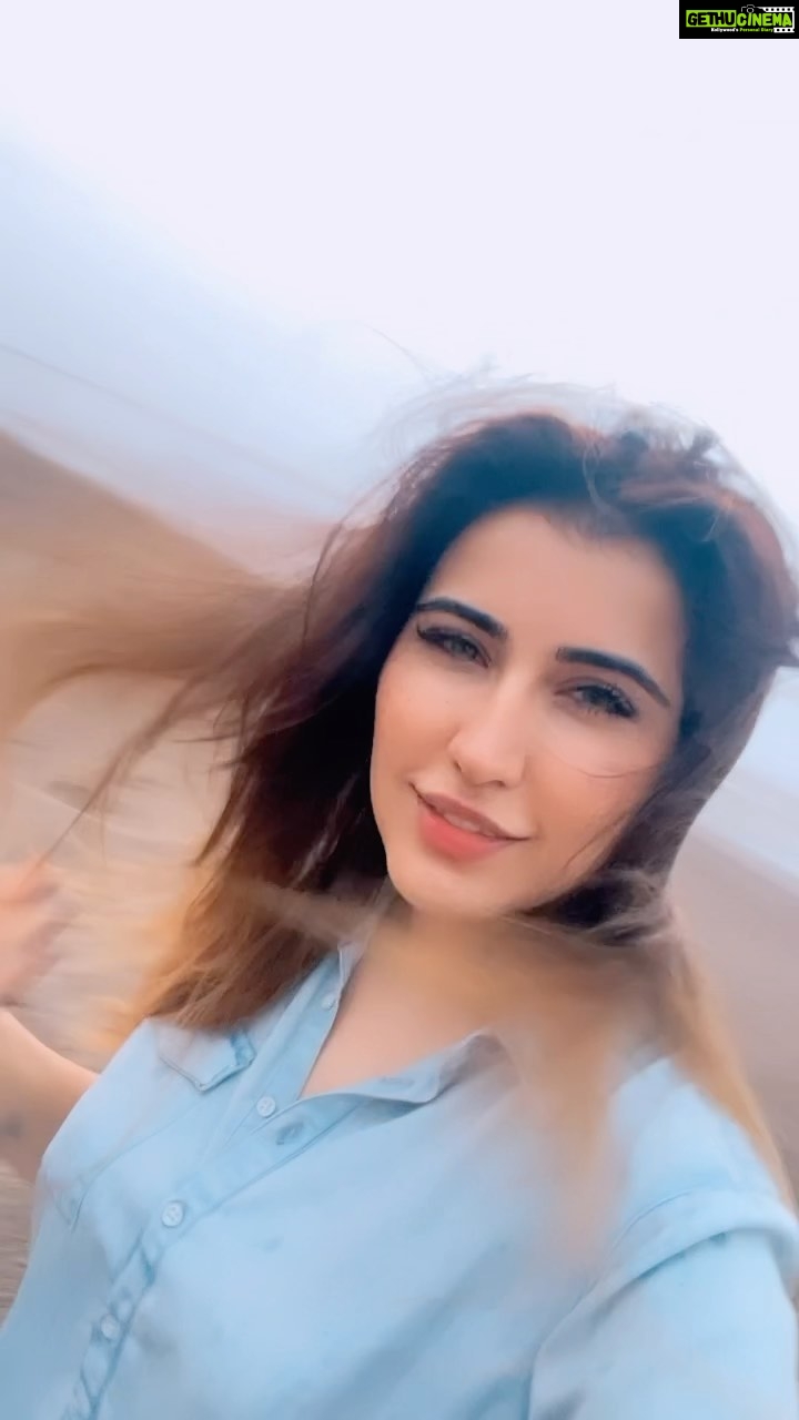 Sheena Bajaj Instagram - Blurrr Monday evenings 🏝️ roaming alone break from shoot #serene#timepass Umargam Beach