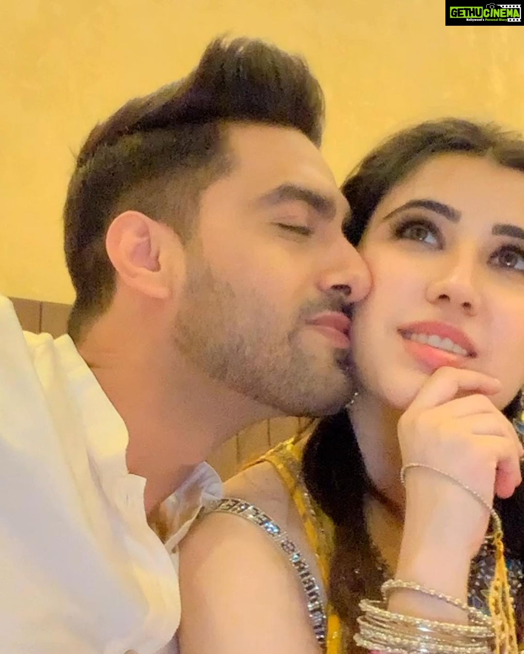 Sheena Bajaj Instagram - Akhiyaan teri mere dil pe vaar kare ❤️❤️ @imsheenabajaj