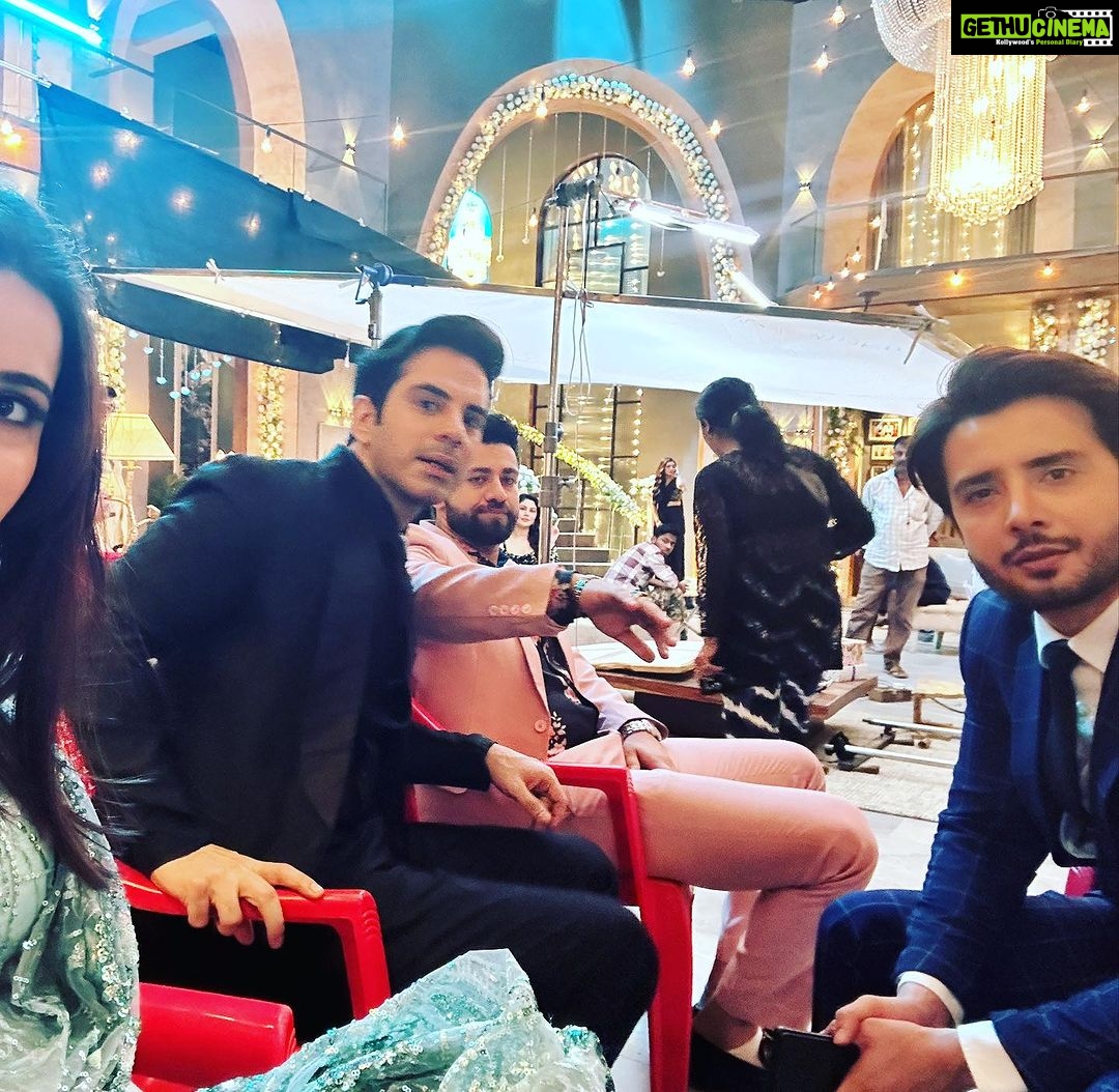 Sheena Bajaj Instagram - The girl gang 👧 VANSHAJ MONDAY TO FRIDAY 10 pm only on Sony SAB