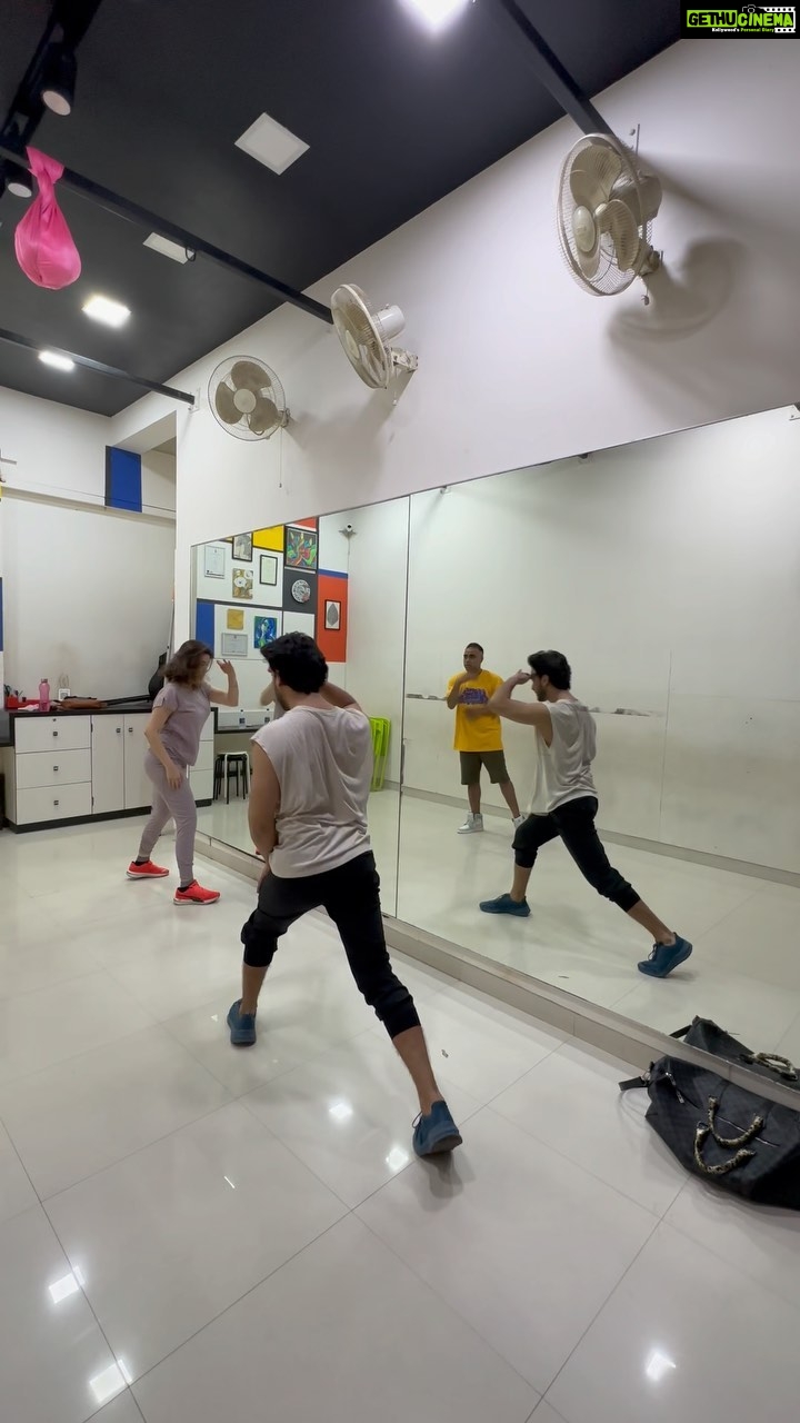 Sheena Bajaj Instagram - Full video coming soon… #teaser #jumka #reharsal #dance #newlove 🕺🏻choreography by @sarth.18