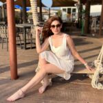 Shefali Jariwala Instagram - Sunshine Seeker ! 🌼☀️🕶️ #sunshine #lover #potd #thursdayvibes #goodvibes #instapic #sunnyday #thursday #pic