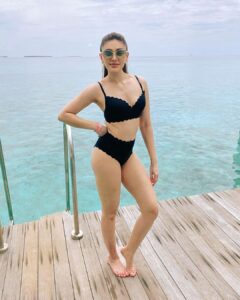 Shefali Jariwala Instagram - Chasing #sunshine ☀️❤️ . . . #takemeback #beachlife #maldives #throwback #thursday #travelgram #instatravel #potd #sunshinegirl