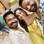 Shefali Jariwala Instagram – Ganpati Bappa Morya !
At @ektarkapoor ‘s home… feeling over fed & super blessed ❤️ 
thank you Ekta 🤗❤️
Wearing @gopivaiddesigns 
@makeup.yasmin 
#ektakapoor #ganpatidarshan #blessed #monday #pic #love #positivity
@paragtyagi @mushtaqshiekh