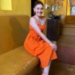 Shefali Jariwala Instagram - Charm is a woman’s strength just as strength is a man’s charm… 🌼⭐️🧡😊 #smile #potd #thursday #charm #orangeisthenewblack #instadaily