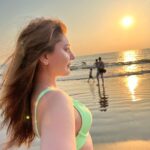 Shefali Jariwala Instagram - Only sunsets ❤️ #nofilterneeded #goldenhour . . . #potd #nomondayblues #sunset #love #therapy #positivevibes #beachlife #beach #lover