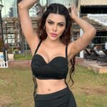 Sherlyn Chopra Instagram - YEH KARTE HAIN JUDGE FULL VIDEO ON youtube/SherlynChopraofficial LINK IN BIO #sherlynchopra #yehkartehainjudge