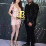 Sherlyn Chopra Instagram - Thanks @boldandbeyoutifulindia for the lovely award! Thanks @kunalthakkaronline for the warm felicitation! 🔥🔥🔥 #award #glam #sass