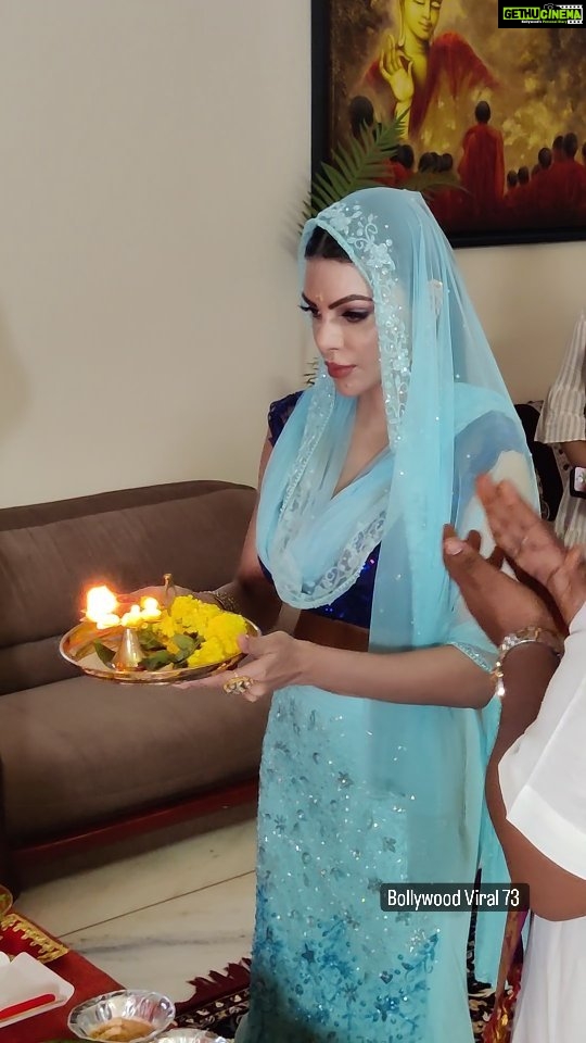 Sherlyn Chopra Instagram - Ganesh Pooja at @_sherlynchopra_ 's residence ⭐ #ganeshchaturthi #sherlynchopra