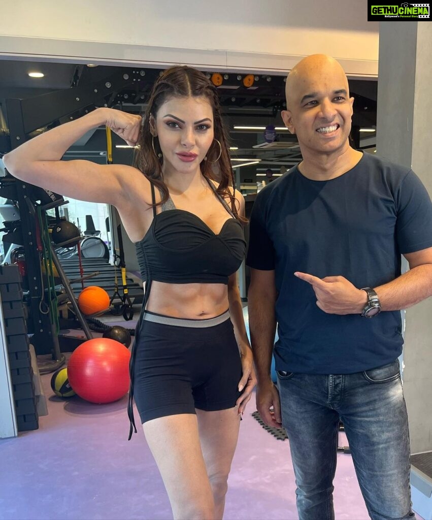 Sherlyn Chopra Instagram - Thanks Alok ji for the fabulous fitness shoot! Can’t wait to see your magic! 🌟