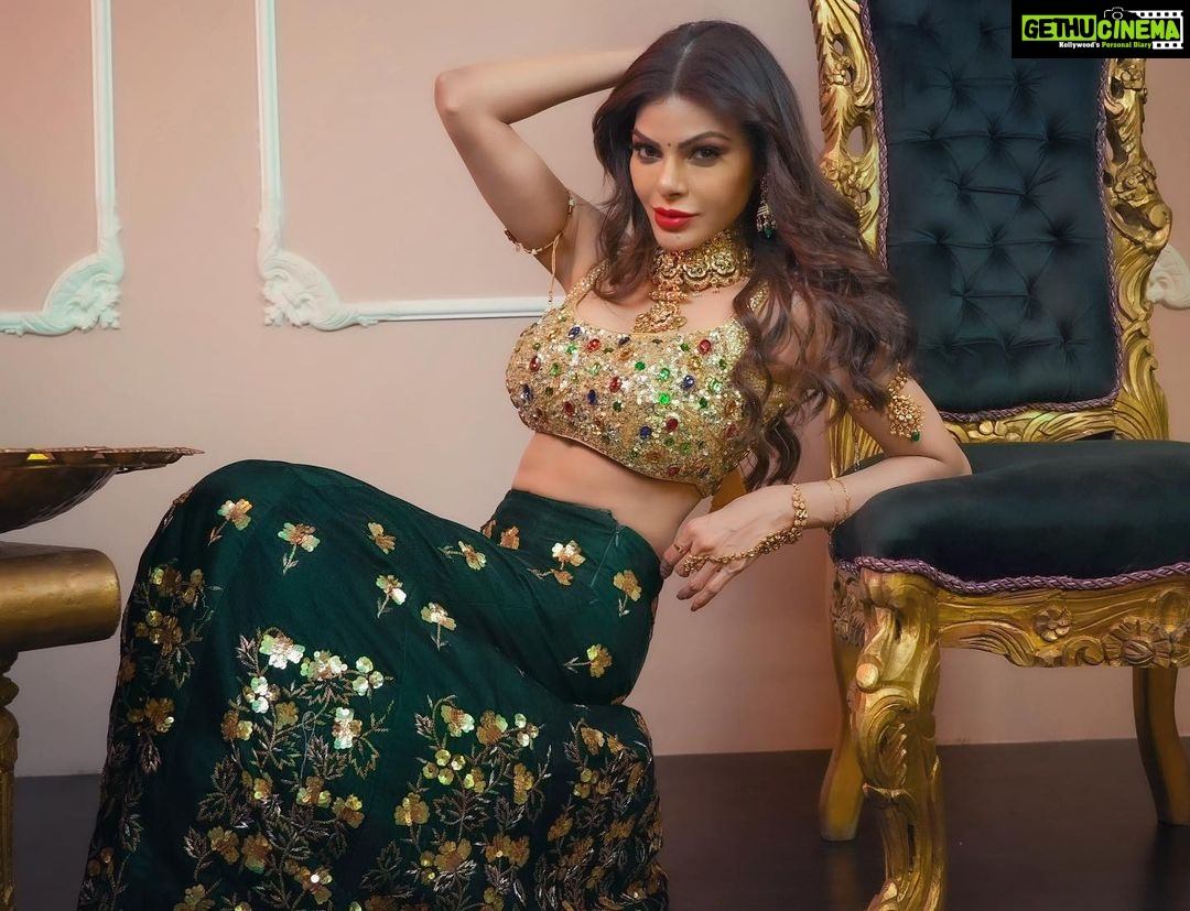 Sherlyn Chopra Instagram - हुस्न वालों से अल्लाह बचाएँ!!! 🔥🔥🔥