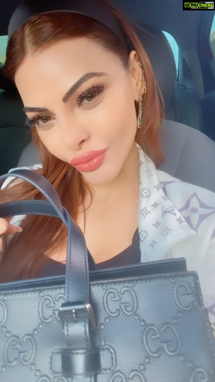 Sherlyn Chopra Instagram - What do u do when u r stuck in a traffic jam??? #instagram #reels #dubailife 🔥🔥🔥