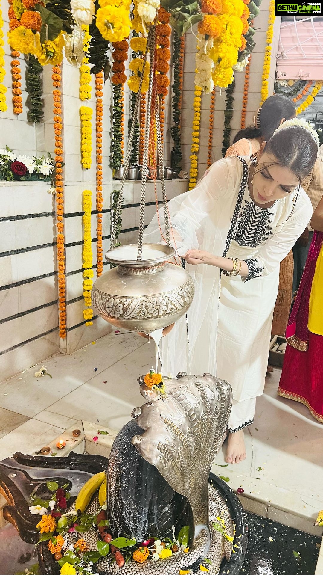 Sherlyn Chopra Instagram - राम तेरा, रावण भी तेरा जीवन तेरा, मरण भी तेरा ताण्डव है और ध्यान भी तू है अज्ञानी का ज्ञान भी तू है महादेव की कृपा हम पर सदैव बनी रहे! #महा_शिवरात्रि की हार्दिक शुभकामनाएँ! 🙏🏻 #हर_हर_महादेव_शिव_शम्भू
