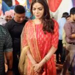Sherlyn Chopra Instagram - आज फिर ज़िंदगी की किताब खोली, तो देखा हर पन्ना तेरी रहमतों से भरा था… धन्यवाद #साईं_बाबा उत्सव समिति 🙏🏻