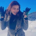 Sherlyn Chopra Instagram – जन्नत ए कश्मीर 
#kashmir