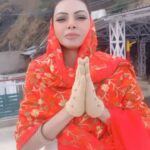 Sherlyn Chopra Instagram – ॐ ऐं ह्रीं क्लीं चामुण्डायै विच्चे 🔥🔥🔥🔥🔥
#जय_माता_दी #jammu_diaries