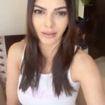 Sherlyn Chopra Instagram - जो कीड़े मकोड़े कहते हैं कि ‘पठान’ का बहिष्कार इसलिए किया जा रहा है क्योंकि फ़िल्म का लीड एक्टर मुसलमान है, वो बेग़ैरत लोग अपने सांप्रदायिक चश्मे उतारकर ज़रा ग़ौर फ़रमाएँ बॉलीवुड की सच्चाई पर। असल मसला ये है कि बॉलीवुड हमेशा से हिंदुओं को सॉफ़्ट टार्गेट समझता आ रहा है। लेकिन अब जब बॉलीवुड फ़िल्मों का बहिष्कार हो रहा है तो बॉलीवुड को समझ में आ रहा है कि असली बादशाह तो दर्शक होता है। #bollywood