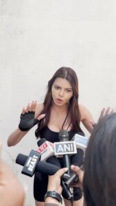 Sherlyn Chopra Instagram - राखी आंटी को मिर्ची लगी!!!🔥🔥🔥