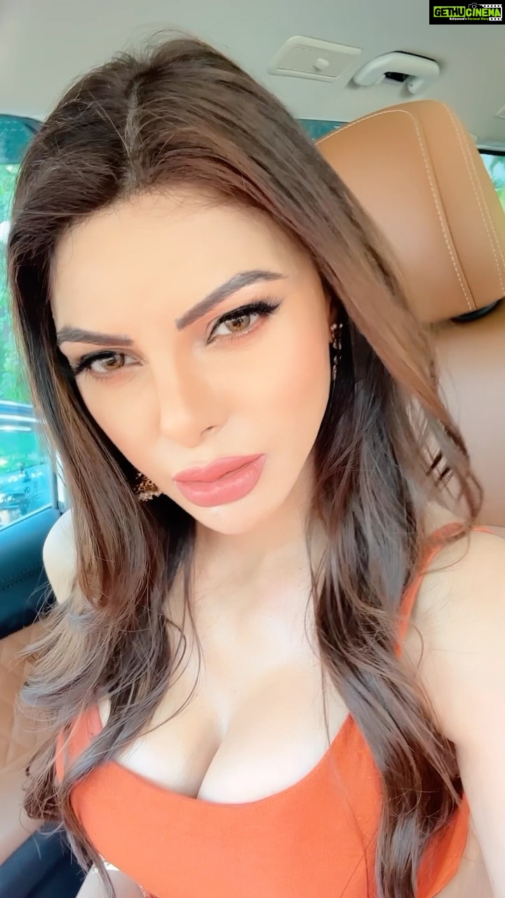 Sherlyn Chopra Instagram - उफ़!!!!! ये बेबसी!!!! 🔥🔥🔥