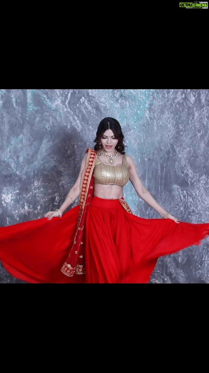 Sherlyn Chopra Instagram - #festiveseason #desi #babe 🔥🔥🔥 Full video on youtube.com/sherlynchopraofficial