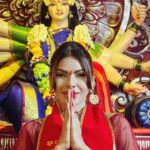 Sherlyn Chopra Instagram – मेरी माँ के बराबर कोई नहीं..
#navratri #durgapuja 🔥🔥🔥