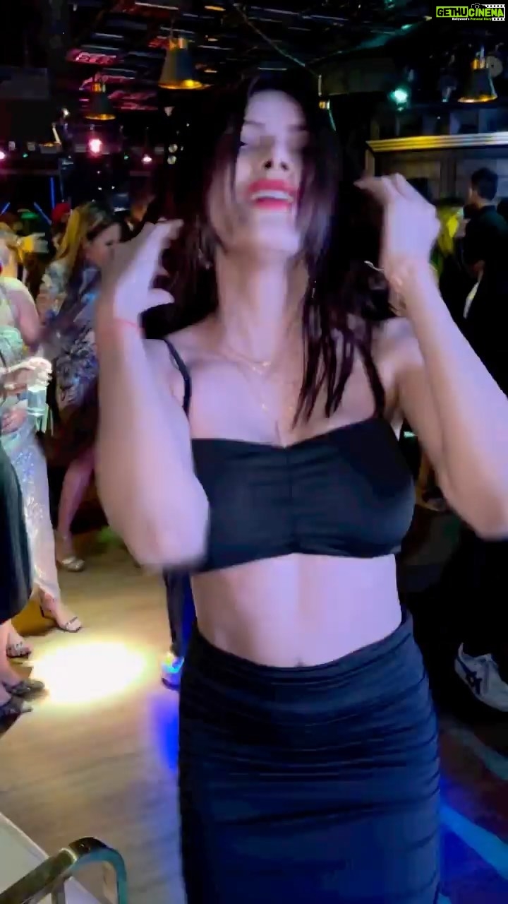Sherlyn Chopra Instagram - #cardio #mood #pumpitup 😛😛😛