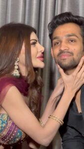 Sherlyn Chopra Instagram - हमारे मित्र को अपने जन्मदिन के अवसर पर एक प्यार भरा तोहफ़ा मिला… 😍