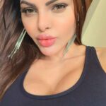 Sherlyn Chopra Instagram - What is the first thing that you notice in a guy/girl ??? @rjvickysdubai