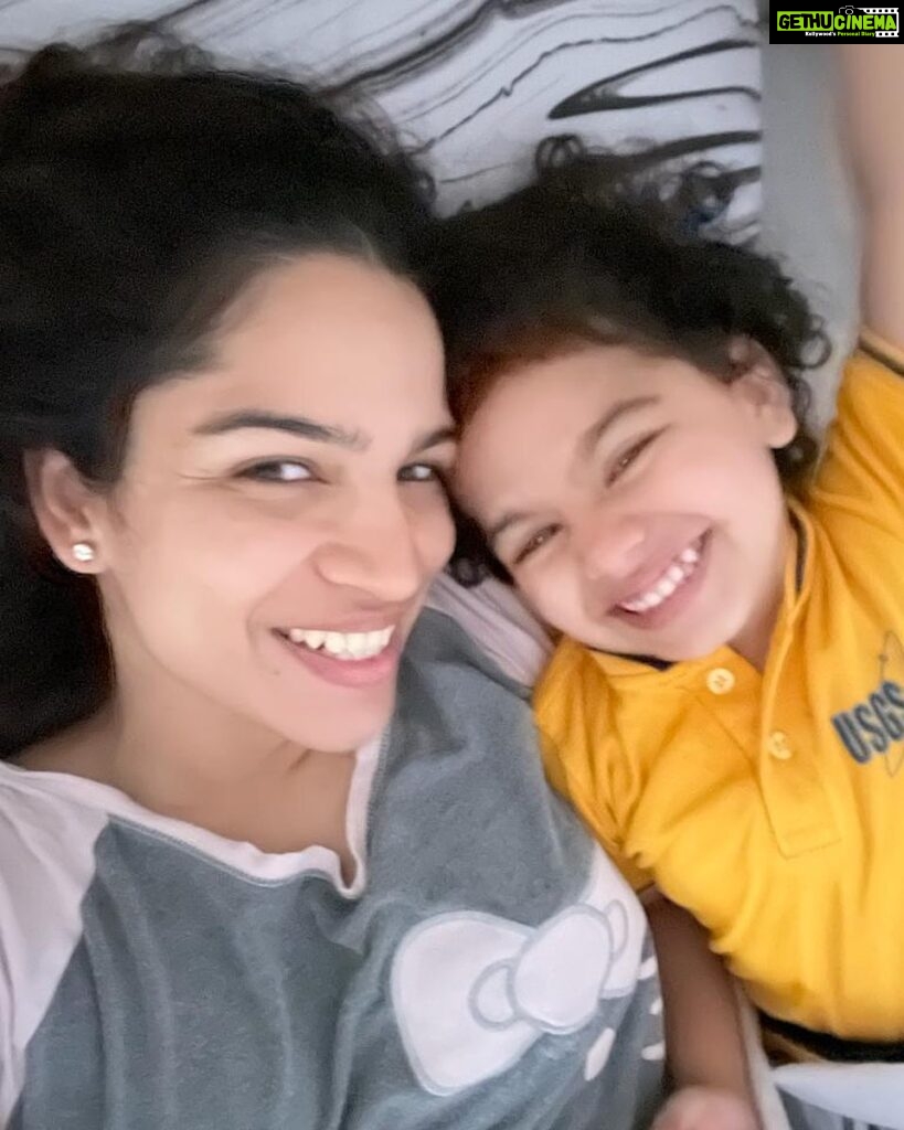 Shikha Singh Instagram - Ussss in the mornings ❤️ Click a pic every now & then , make a video every now & then & capture these memories as that’s what you will keep on looking at once they grow up. Growing up too fast but loving to see you grow everyday and do all the amazing things that you do. Your kindness, your curiosity, your gentle touch, your laughter, you being you melts my heart every time. Love you my love @alaynasinghshah and thank you for choosing us 🙏🏻😇🧿 Do u also feel your kid is growing up too fast ?? 🥹🥲 #us #mom #baby #babiesofinstagram #babygirl #cute #cutegirl #girl #mother #motherdaughter #daughterlove #bond #insta #instagram #instagood #instadaily #love #blessed #grateful #thankyou #bekind