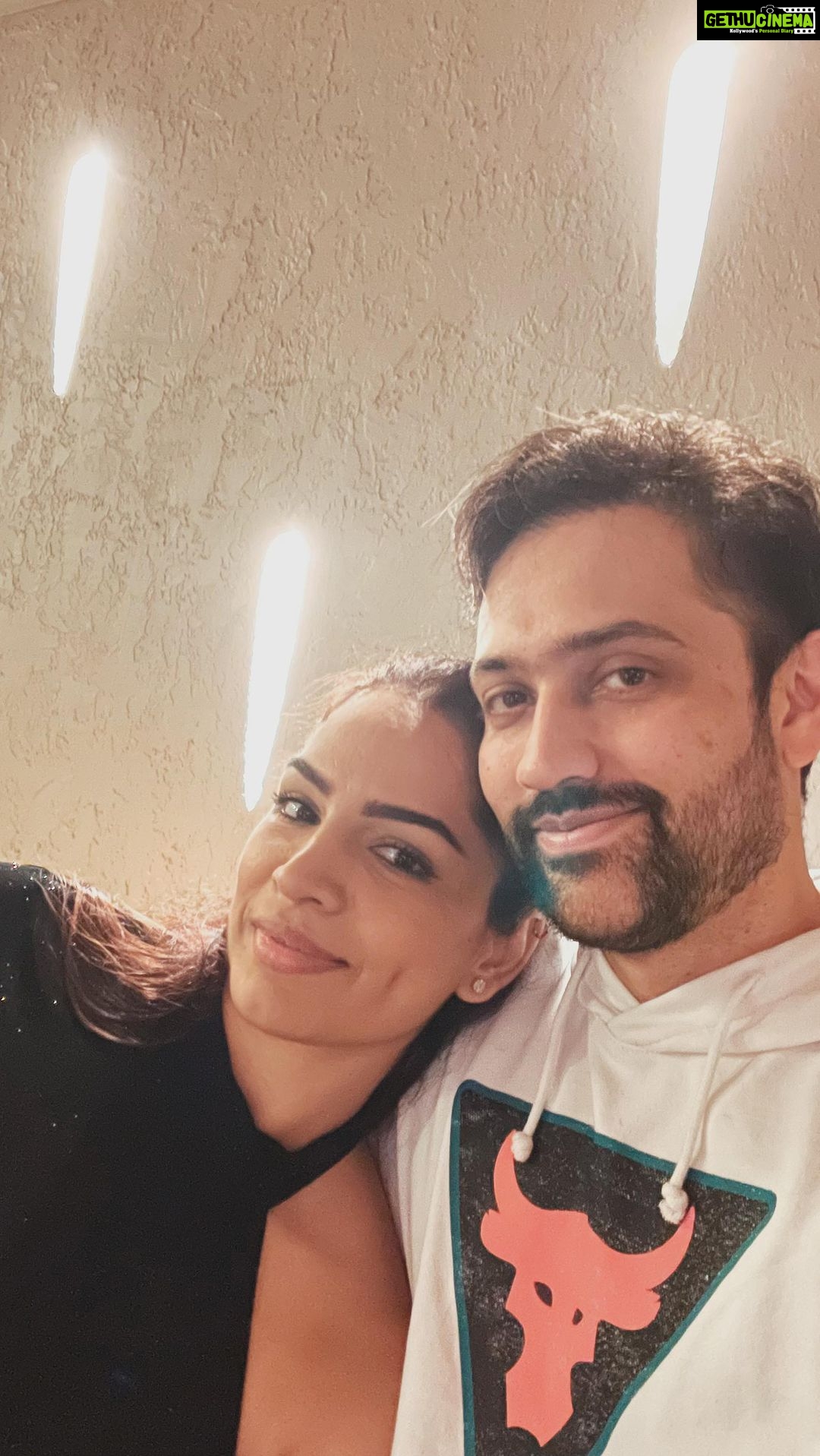 Shikha Singh Instagram - After a long time I think I had a good day. From the time I woke up to the time I went to bed. It was a goooood day & I felt nice. In our schemes of life we all are going through something or the other and sometimes a feel good factor is all you need ! Have u experienced this ?? Something different made u feel nice ?? Treat yourself once in a while cos u deserve it & the people around you deserve it. Spread happiness & kindness ❤️ #actor #actorslife #dress #apdhillon #date #datenight #us #just #couple #couplelove #outing #dinner #movie #pretty #cute #outfit #outfitoftheday #makeup #hair #love #loveyou #blessed #grateful #insta #instagram #reel #reels #trending #trendingreels #withyou